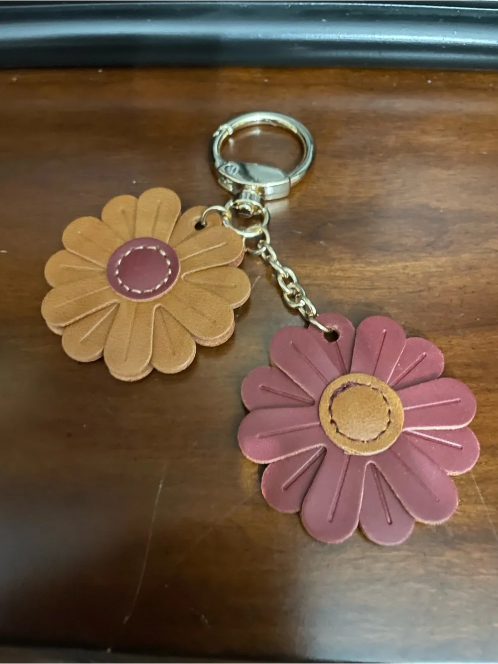 Stylish Flower Leather Keychain - Tan & burgundy nwot